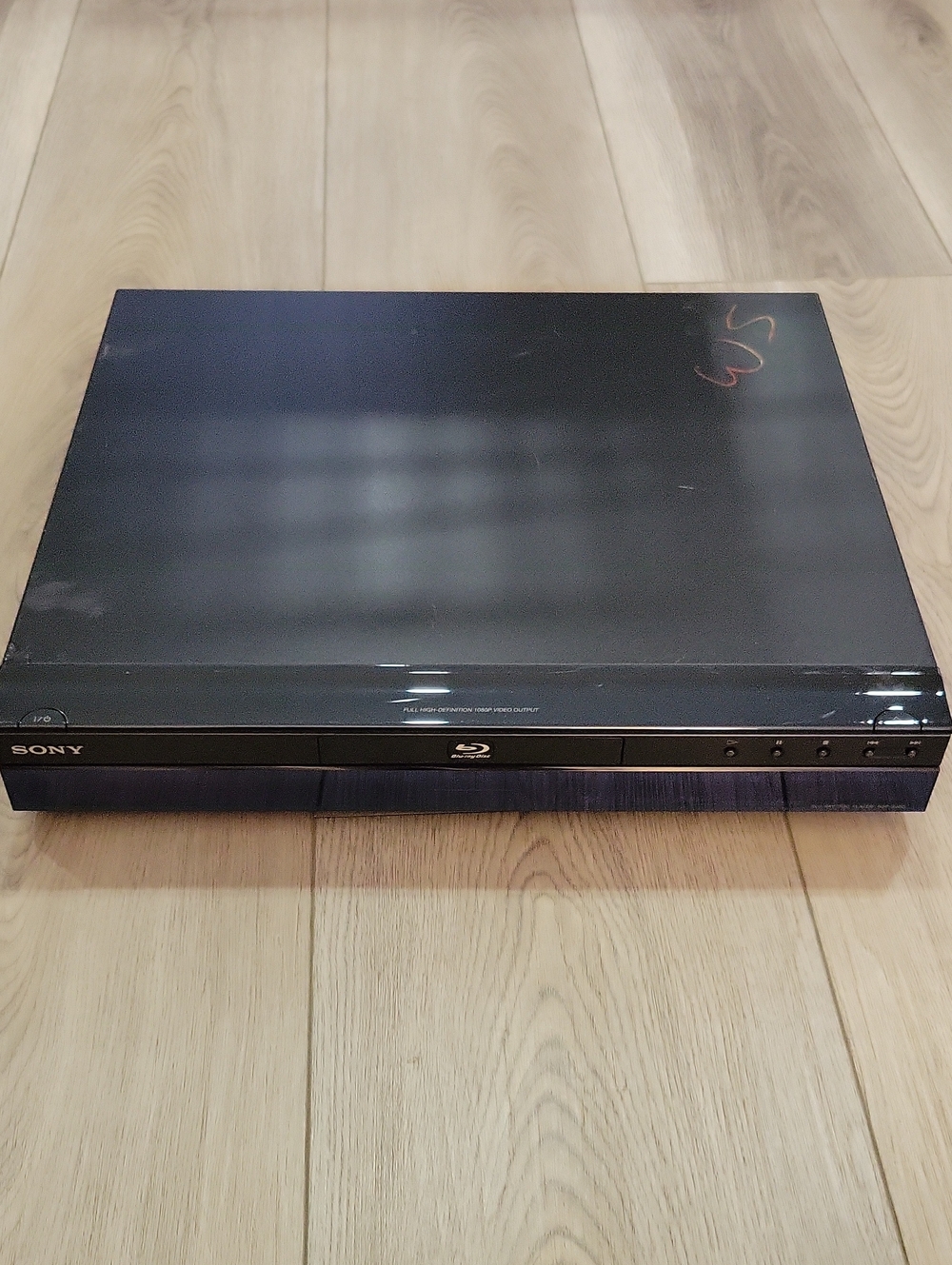Sony Black Blu-ray Disc Player with Front Controls Model BDP-S300